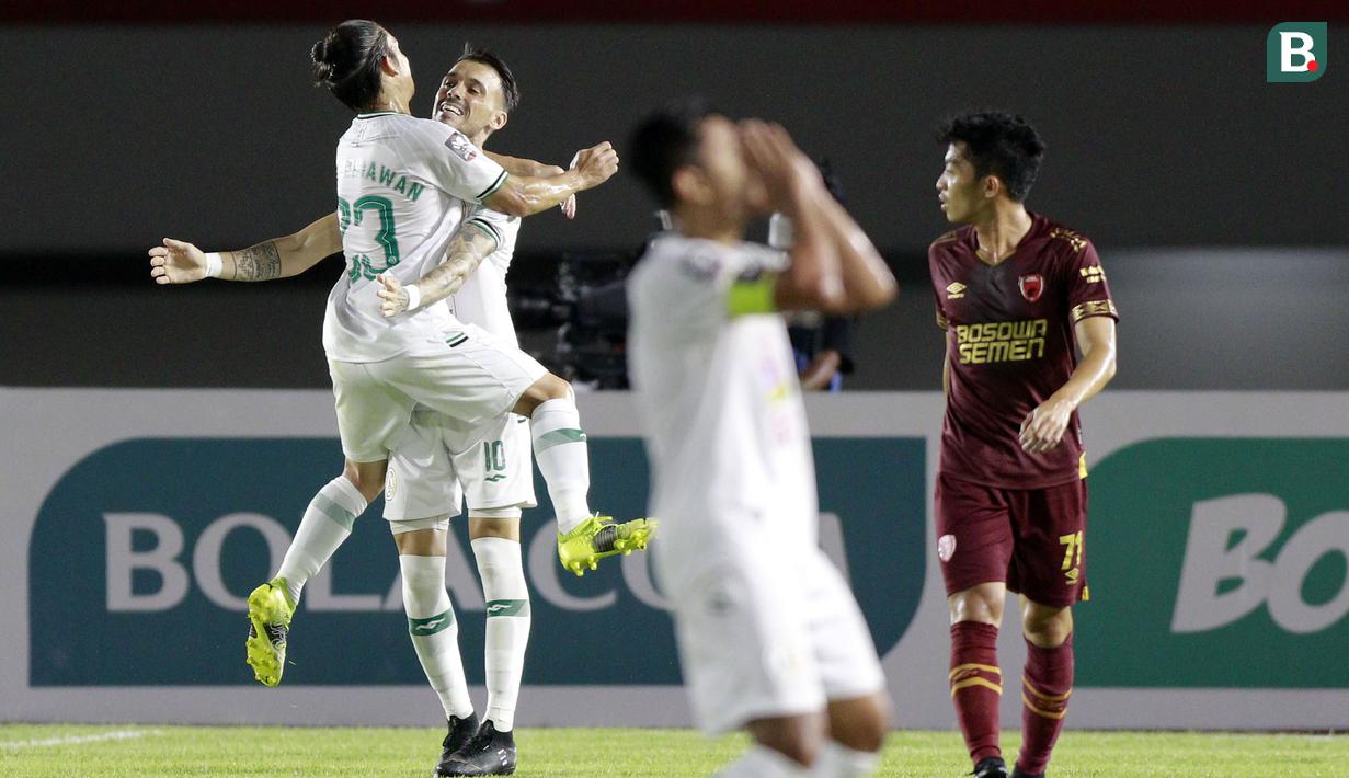 Kedua tim masih saling menyerang di waktu yang tersisa. Namun, tak ada lagi gol yang tercipta hingga peluit panjang dan PSS memenangi pertandingan ini dengan skor 2-1. (Bola.com/M Iqbal Ichsan)