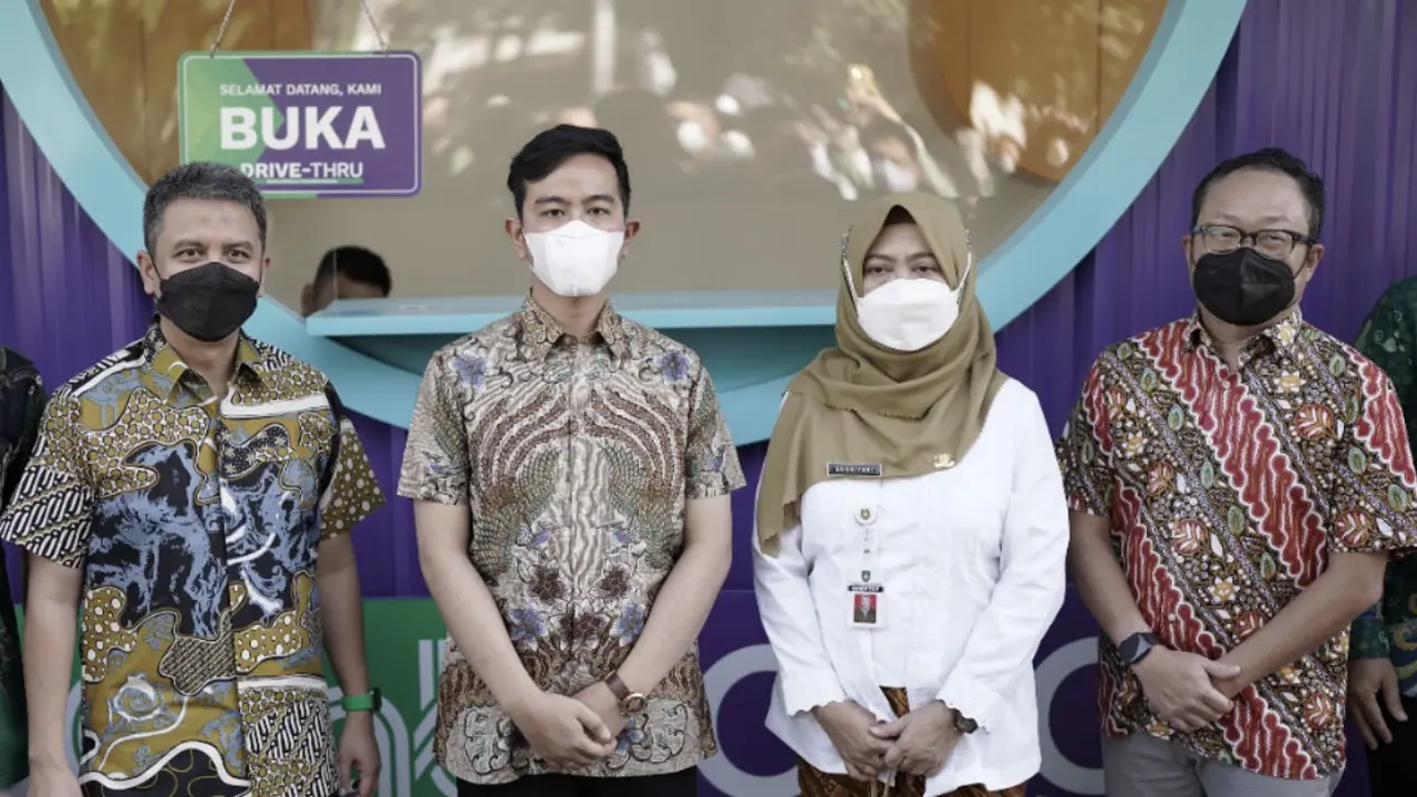 Grab dan OVO Luncurkan Pembayaran Pajak dan Layanan Publik Drive-Thru Pertama Indonesia di Solo