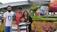 Keluarga Usmani di Disney awal tahun 2016 (Facebook/Huffingtonpost)