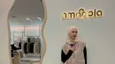 Sebagai seorang model ternama sekaligus entrepreneur, Paula tampil sebagai definisi seorang lady boss dengan gaya yang penuh kelas dan karisma. [@paula.verhoeven].