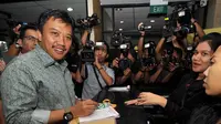 Kedatangan Menpora Imam Nahrawi untuk melengkapi Laporan Harta Kekayaan Penyelenggara Negara (LHKPN) di KPK, Jakarta, Rabu (19/11/2014). (Liputan6.com/Miftahul Hayat)
