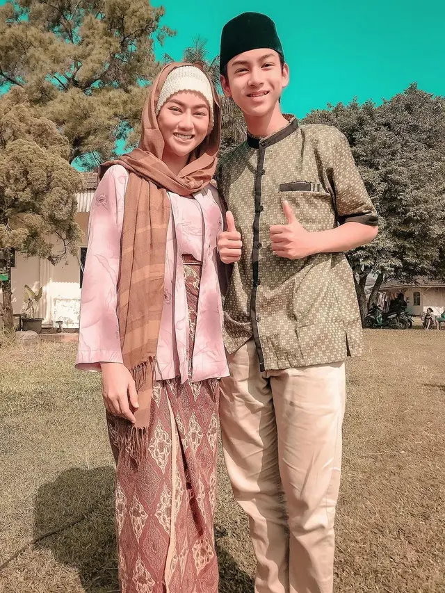 7 Gaya Sania Velova Adik Barbie Kumalasari Tampil Pakai Hijab Ini Makin Menawan