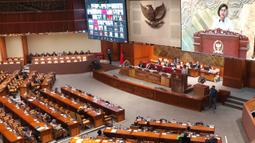 Suasana rapat paripurna ke-26 masa persidangan V tahun 2021-2022 di Kompleks Parlemen, Senayan, Jakarta, Kamis (30/6/2022). Rapat membahas penyampaian hasil pembahasan pembicaraan pendahuluan RAPBN tahun 2023 serta rencana kerja pemerintah, penyampaian pemerintah atas RUU tentang pertanggungjawaban pelaksanaan APBN 2021. (Liputan6.com/Angga Yuniar)