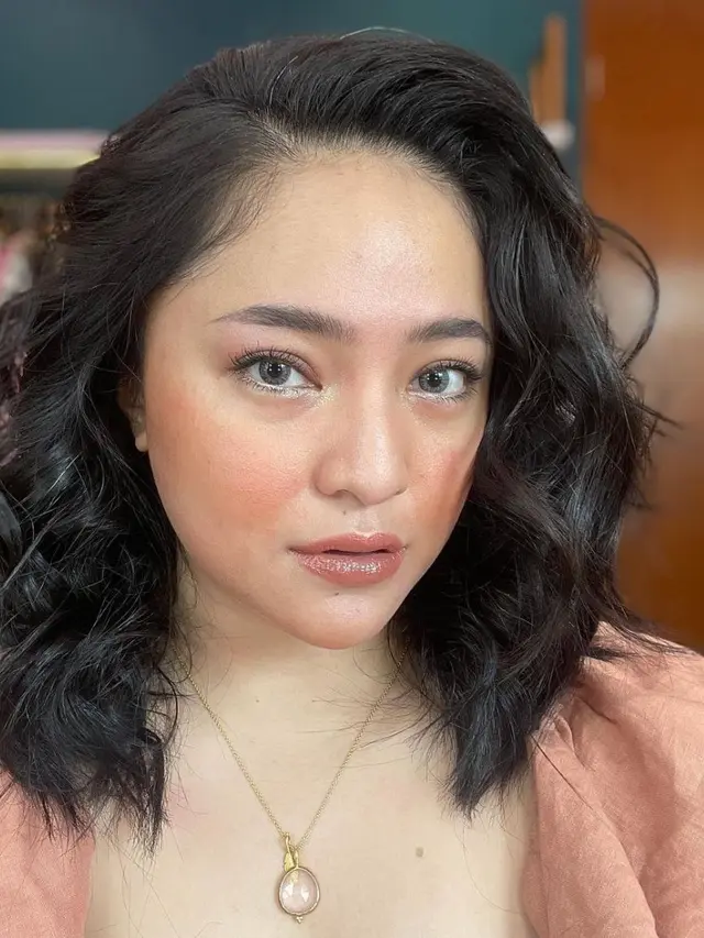 Percaya Diri, 5 Potret Marshanda Pamer Rambut Beruban Ini Banjir Pujian