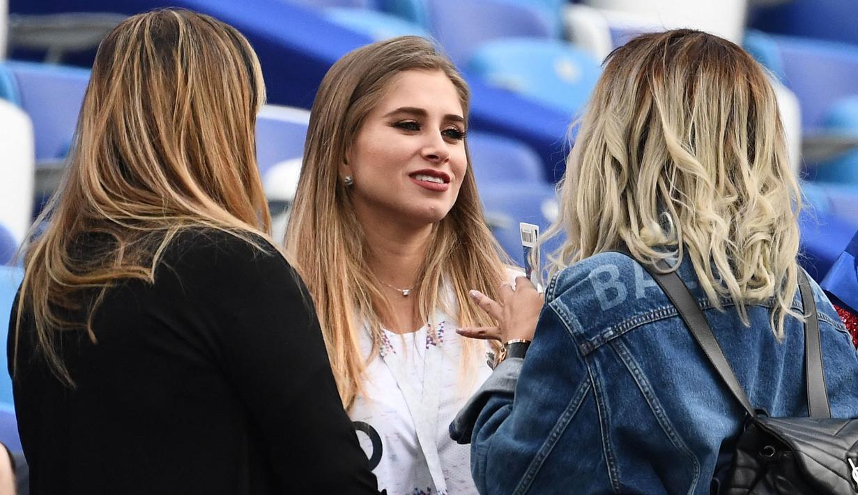 Mereka diyakini sudah menikah karena namanya telah berubah menjadi Zulay Pogba. Kebahagiaan mereka bertambah dengan kelahiran sang anak pada 2019. (Foto: AFP/Franck Fife)
