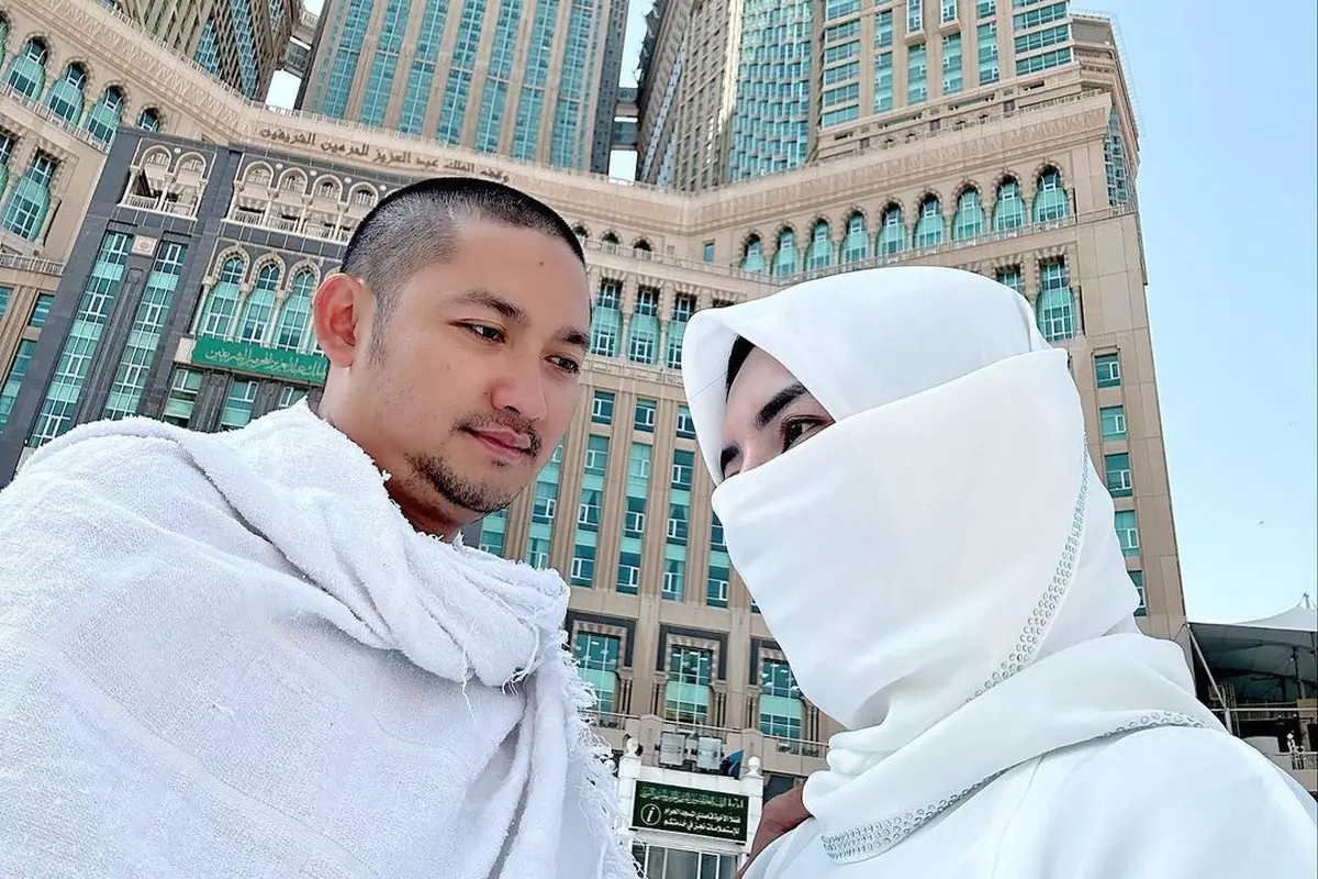 Angga Wijaya umrah