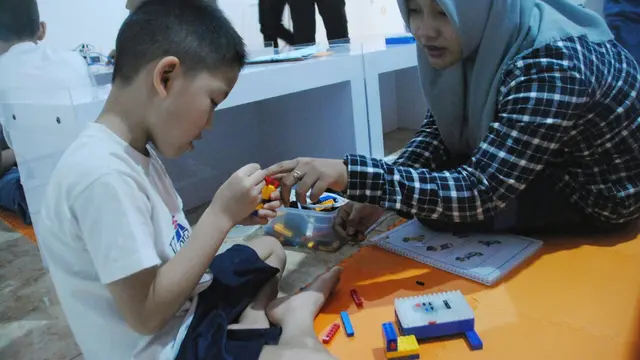Gaya Anak Pekalongan Belajar Buat Robot
