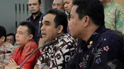 Fraksi Partai Gerindra mendesak Presiden Jokowi membatalkan keputusan penaikan harga BBM bersubsidi, Jakarta, Rabu (19/11/2014). (Liputan6.com/Andrian M Tunay)