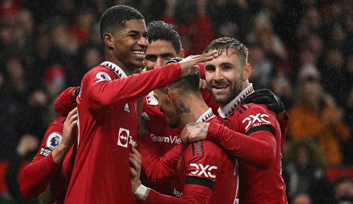 Ada yang unik hingga pekan terkini di liga-liga top Eropa musim 2022/2023. Para pemimpin klasemen di 5 liga top Eropa kompak telah menderita satu kali kekalahan hingga kini. Berikut daftar 5 klub yang mampu mencoreng hasil nir-kekalahan dari para pemimpin klasemen sementara di lima liga top Eropa berikut. (AFP/Oli Scarff)