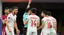 Qatar punya kesempatan menambah gol setelah Tajikistan bermain dengan 10 orang usai Amadoni Kamolov dikartu merah pada menit ke-81. Akan tetapi tuan rumah tidak bisa memanfaatkan situasi itu dan tetap menang 1-0. (AP Photo/Aijaz Rahi)