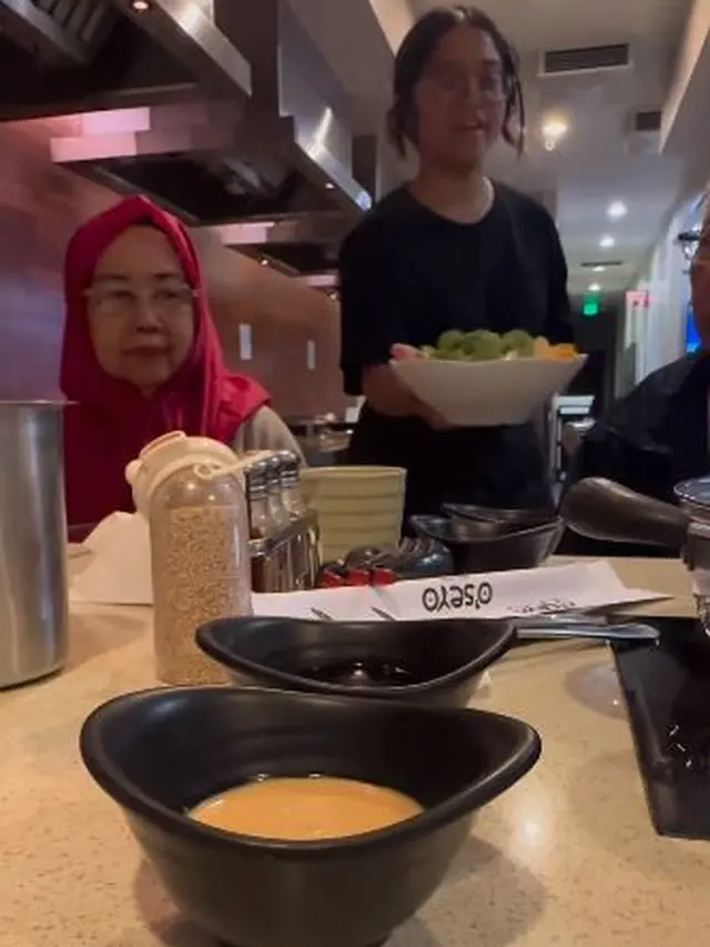 6 Momen Cinta Kuya Jadi Waitress di Amerika, Kerja Paruh Waktu Sambil Kuliah