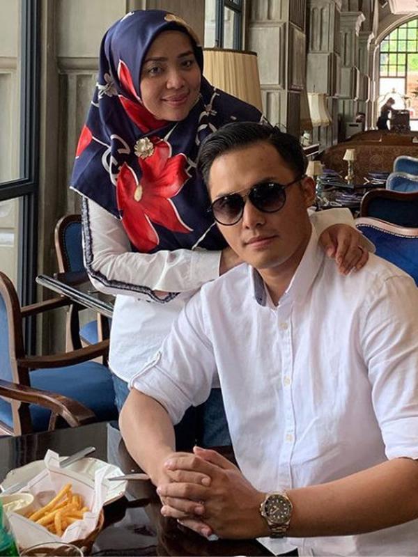 Muzdalifah dan Fadel Islami (https://www.instagram.com/p/Bvx3Z4UBcB4/)