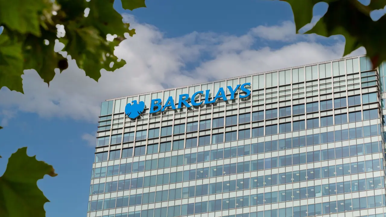 Barclays merupakan suatu bank universal multinasional Inggris