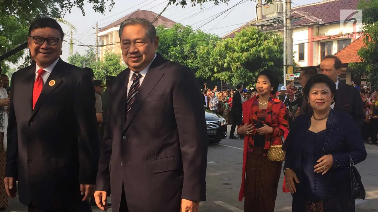 SBY dan Keluarga Hadiri Pernikahan Kahiyang dan Bobby
