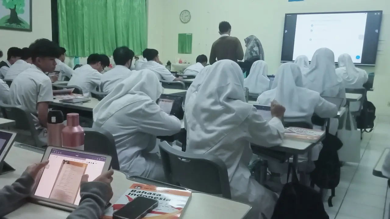 Siswa SMA Islam Al Azhar 4 Kota Bekasi