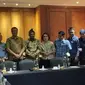 Tony Fernandes saat bertemu Gubernur Nusa Tenggara Barat (NTB) Zulkifliemansyah dan Direktur Utama Badan Pelaksana Otoritas Danau Toba (BPODT) Jimmy Panjaitan di Jakarta. (Liputan6.com/Winda Nelfira)