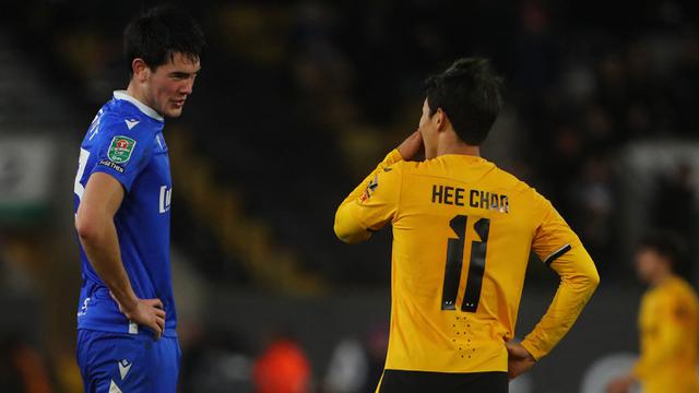 Foto: Penampilan Cemerlang Elkan Baggott saat Gilligham FC Kalah di Carabao Cup, Dapat Hadiah Tukar Kostum dari Hwang Hee-chan