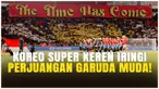 Kreatifnya suporter Timnas Indonesia, menyajikan tontonan asik berupa koreo super keren bertuliskan "The Time Has Come" yang bermakna waktunya untuk Timnas Indonesia U-23 juara di Piala AFF U-23 2025.