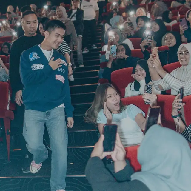 Potret Iqbaal Ramadhan di Promo Film Perayaan Mati Rasa