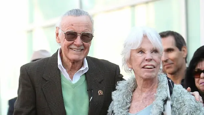 [Bintang]] Stan Lee dan Joan Lee