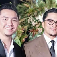Ayu Dewi menyebut jika wajah Ananda Omesh dan Engku Emran sangat mirip. (foto: instagram.com/mrsayudewi)