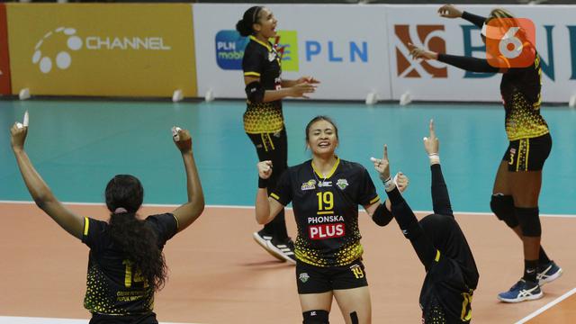 Foto: Jinakkan Gresik Petrokimia Pupuk Indonesia, Jakarta Mandiri Popsivo Polwan Jaga Peluang ke Final Four PLN Mobile Proliga 2022