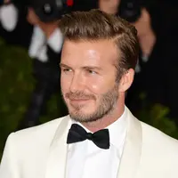 Dengan brewoknya, ayah dari empat anak yang pernah mencukur rambutnya dengan gaya ‘mohawk’ ini kembali menghangatkan namanya sebagai pesepakbola yang gemar membuat sensasi. (Bintang/EPA)