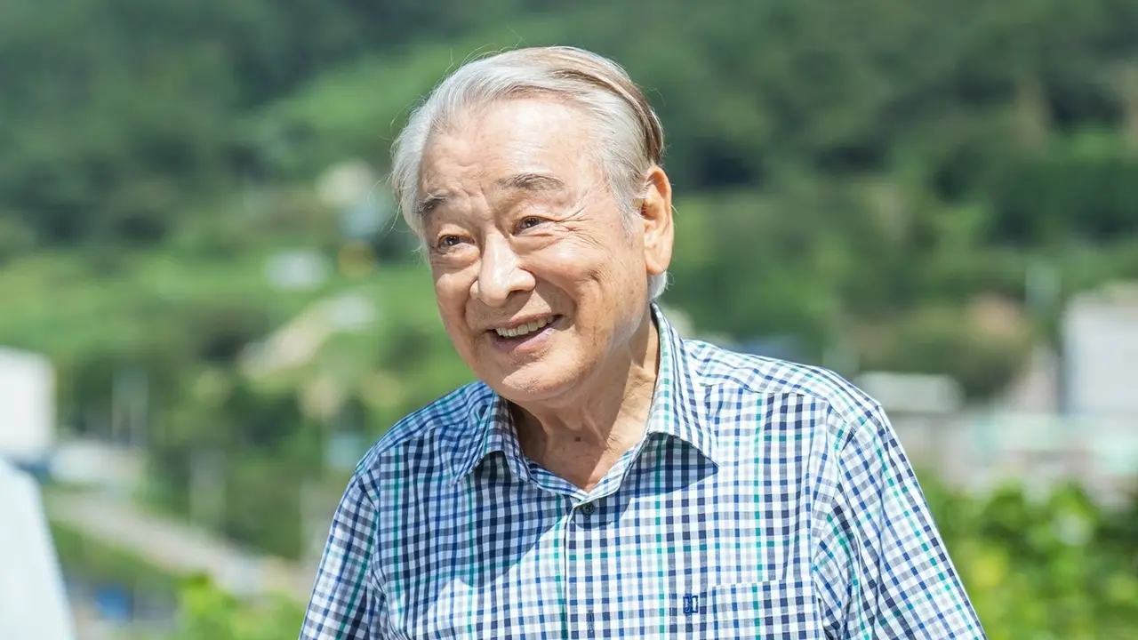 Aktor Veteran Lee Soon Jae dalam drakor Dog Sounds. (KBS via Soompi)