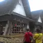 Salah satu rumah panggung khas Kampung Naga yang dulu luluhlantak dibuminguskan pemberontah DI/TII di Tasikmalaya (Liputan6.com/Jayadi Supriadin)
