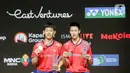 Pebulu tangkis ganda putra China Liu Yu Chen/Ou Xuan Yi menunjukkan medali usai mengalahkan pebulu tangkis ganda putra Korea Selatan Choi Sol Gyu/Kim Won Ho pada pertandingan final East Ventures Indonesia Open 2022 di Istora Senayan, Jakarta, Minggu (19/6/2022). China Liu Yu Chen/Ou Xuan Yi juara East Ventures Indonesia Open 2022 usai mengalahkan Choi Sol Gyu/Kim Won Ho dengan skor 21-17 dan 23-21. (Liputan6.com/Faizal Fanani)