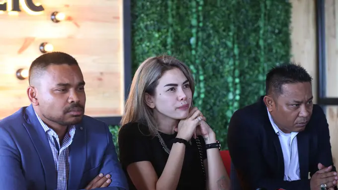 Nikita Mirzani bersama kuasa hukumnya