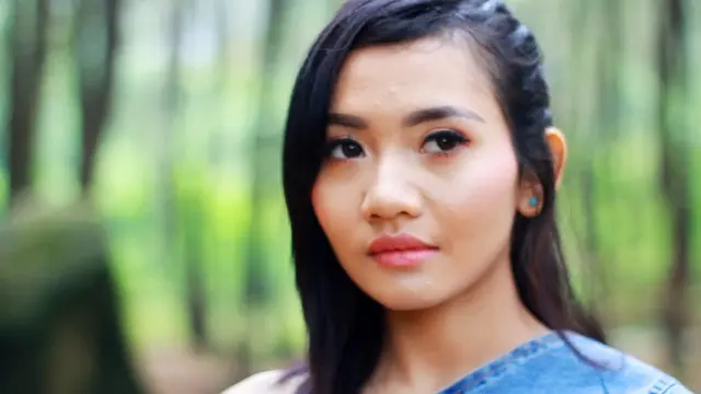 Penyanyi Dilla Priscillia memperkenalkan lagu terbarunya berjudul Aku Istri Bukan Pembantu