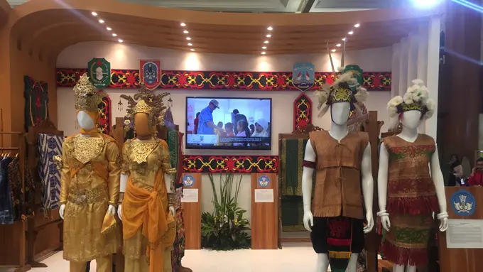 Kain khas Kalimantan