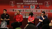 Pihak sponsor memberikan keterangan saat press conference Torabika Soccer Championship di Main Hall SCTV, Jakarta, Rabu (21/12). Hasil klasmen akhir menentukan kesebelasan Persipura Jayapura keluar sebagai juara. (Liputan6.com/Gempur M. Surya)