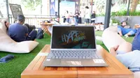 Axioo Hype 5 AMD, laptop dengan bobot ringan dan baterai yang tahan lama, cocok buat bekerja di luar kantor/ rumah.