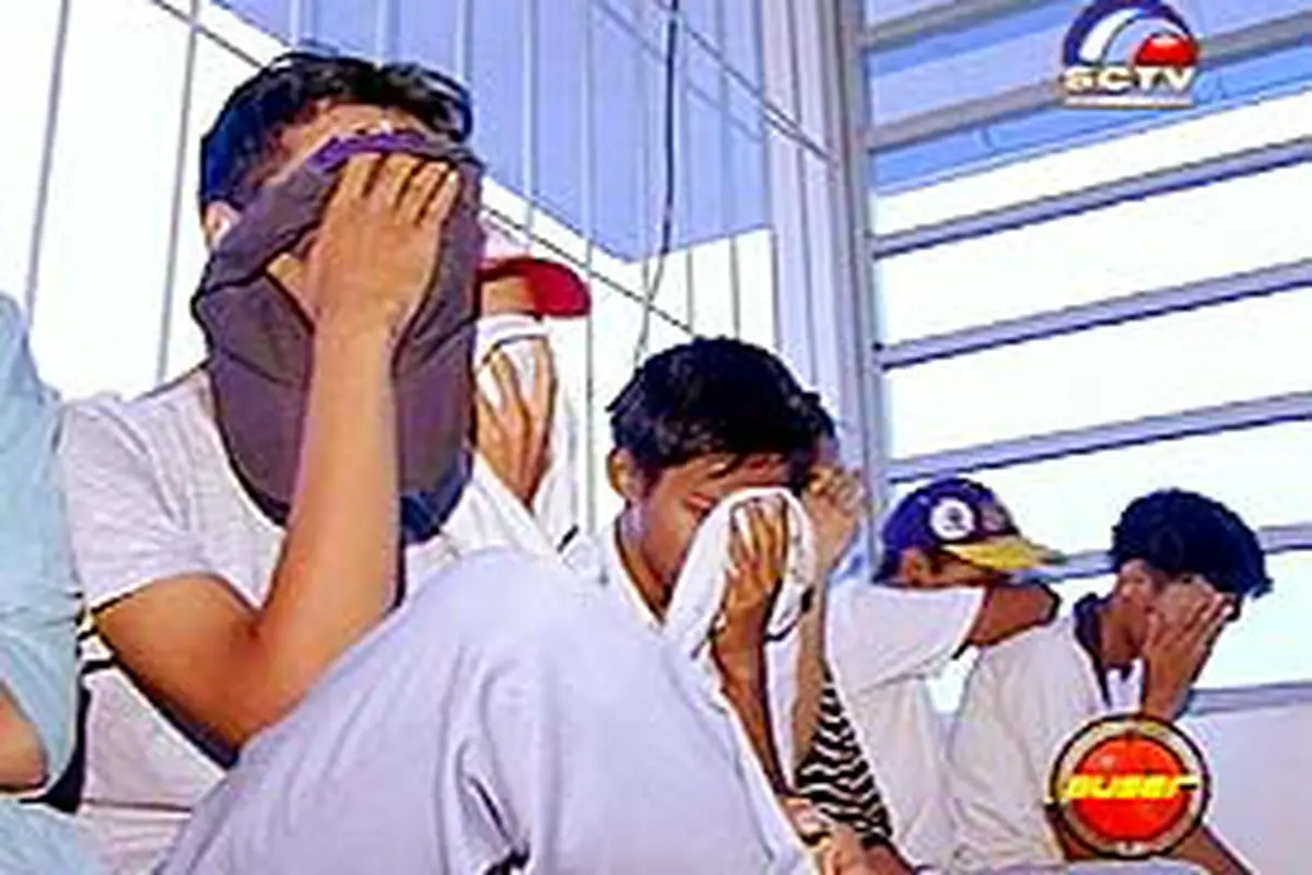 051102bTawuranCelurit.jpg