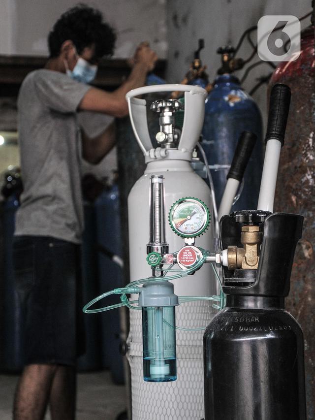 Kelangkaan Tabung Oksigen akibat Lonjakan Kasus COVID-19