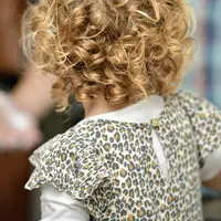 Cloud Curls gaya rambut yang effortless kembali menjadi tren (Foto: Unsplash)