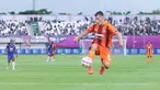 Pemain Borneo FC, Mariano Peralta, mengontrol bola saat melawan Persita Tangerang pada laga pekan ke-24 BRI Liga 1 2024-2025 di Stadion Indomilk Arena, Tangerang, Sabtu (22/2/2025). (Bola.com/M Iqbal Ichsan)