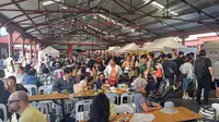 Antrean pengunjung Indonesian Street Food Festival 2025 di Melbourne, Australia. (dok. ICAV)