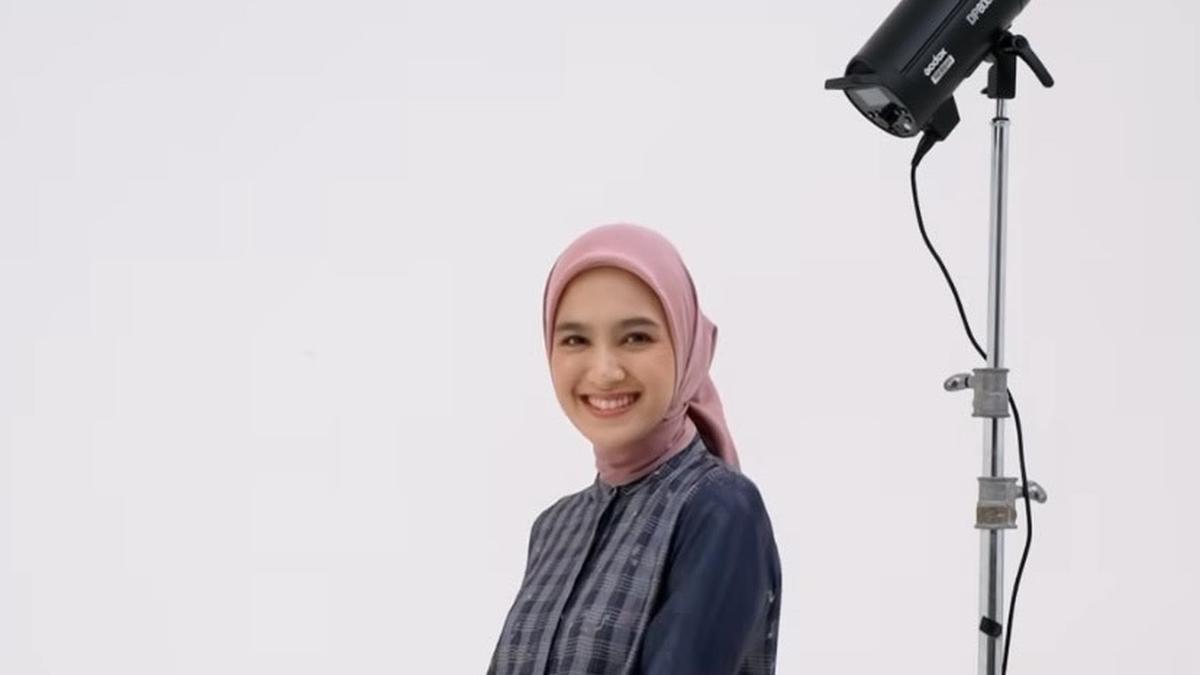Tampil Pede dengan Tunik Islami, Tips agar Tak Terlihat Gemuk Meski Longgar