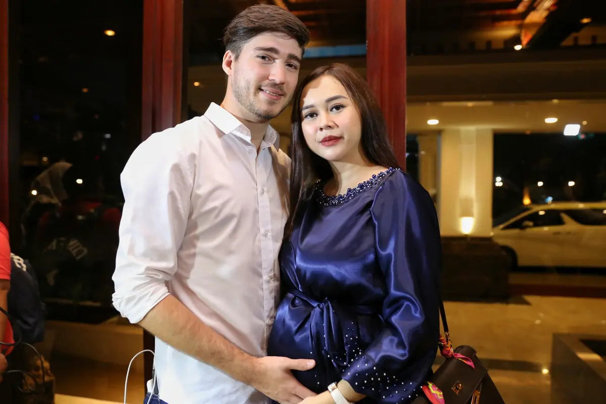 [Fimela] Aura Kasih dan Eryck Amaral