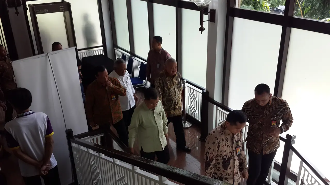 Wapres JK memimpin rapat koordinasi evaluasi test event Asian Games 2018, yang telah dilakukan 8-15 Februari. (Liputan6.com/Putu Merta)