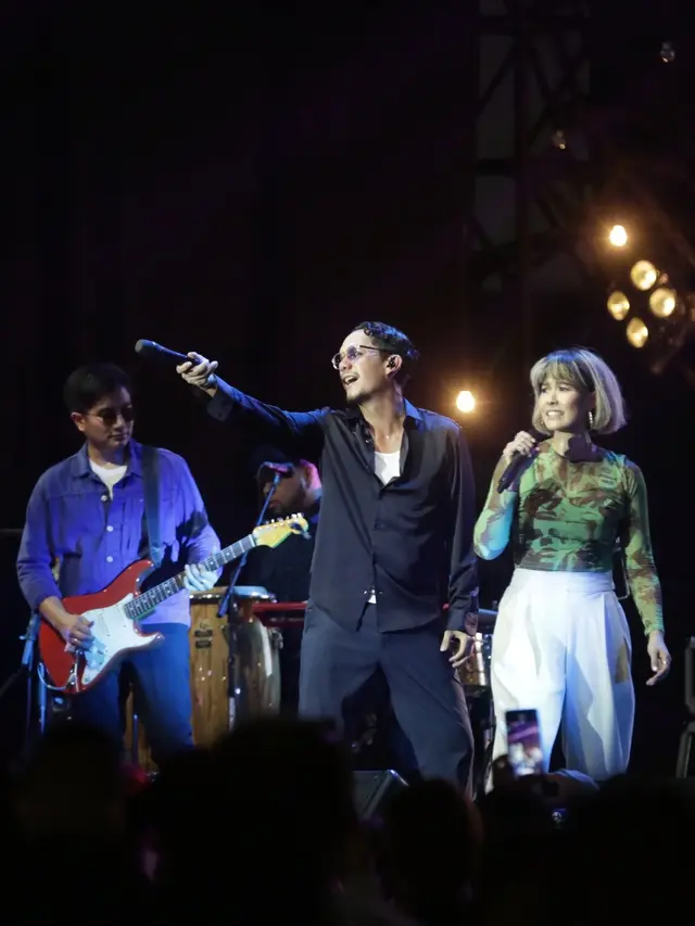[Fimela] Penampilan Maliq & D'Essentials di BNI Java Jazz Festival 2022