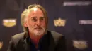<p>Pelatih baru Dewa United FC, Jan Olde Riekerink memberikan pernyataan saat konferensi pers pengenalan pelatih baru Dewa United FC untuk BRI Liga 1 2022/2023 yang berlangsung di Hotel Episode, Gading Serpong, Tangerang, Selasa (10/1/2023). (Bola.com/Bagaskara Lazuardi)</p>