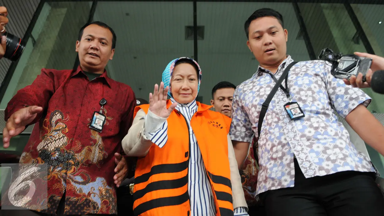 20161209- Usai Diperiksa KPK Wali Kota Cimahi Nonaktif Mendadak Bisu- Atty Suharti Tochija-Jakarta- Helmi Afandi