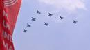 Jet tempur TNI Angkatan Udara mengikuti perayaan memperingati Hari Ulang Tahun (HUT) ke-78 Republik Indonesia (RI) di Jakarta, Kamis (17/8/2023). (ADEK BERRY/AFP)