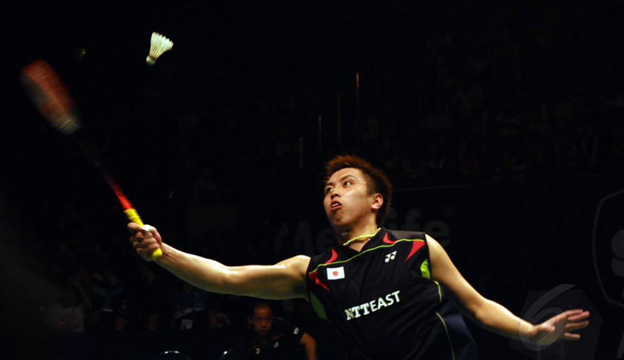 Pebulutangkis tunggal putra Jepang, Kenichi Tago, harus puas menempati tempat kedua setelah gagal menundukkan Jan O Jorgensen (Denmark) di  final Indonesia Open 2014, (22/6/2014). (Liputan6.com/Helmi Fithriansyah)