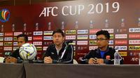 Pelatih PSM, Darije Kalezic, dalam sesi konferensi pers jelang pertandingan kontra Home United di Piala AFC 2019 di Singapura, Selasa (26/2/2019). (Bola.com/Abdi Satria)