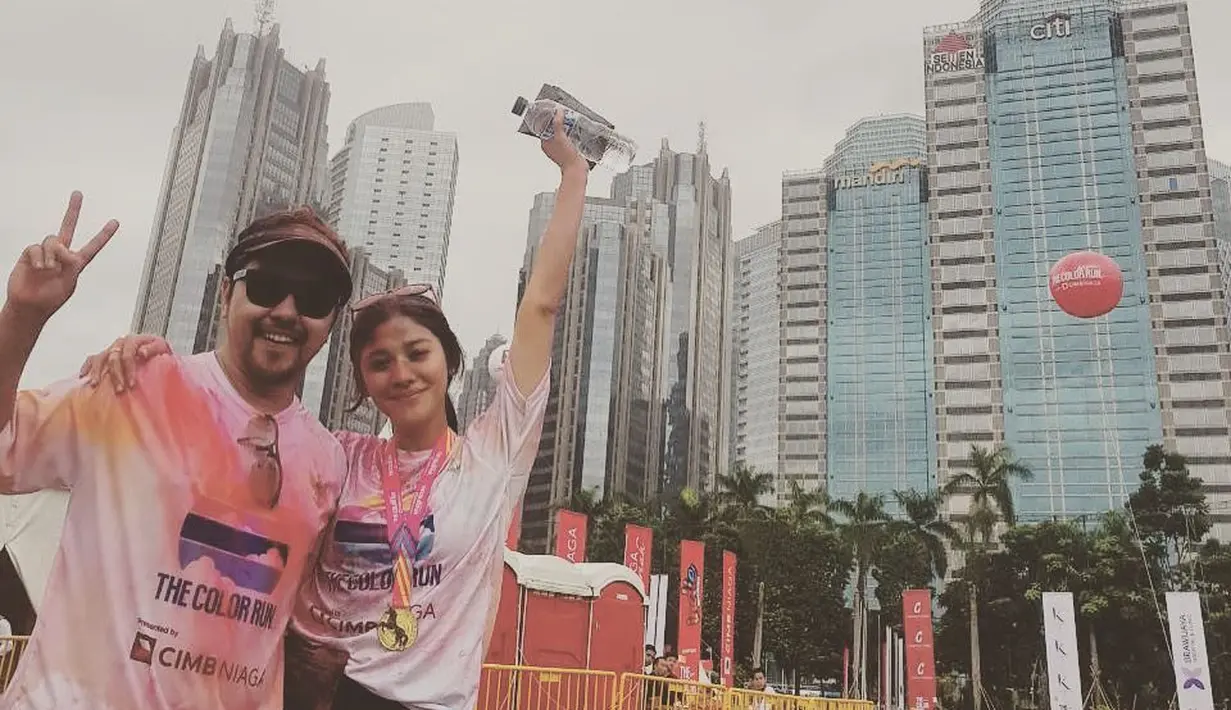 Selain menjadi CEO di PT DSI Laser Indonesia, sejak Juni 2013, Manov menjabat sebagai Chief Financial Officier di Elitery Data Center & Managed IT Services. Tak hanya itu, dirinya juga memiliki posisi penting di PT BPPN sebagai Commisioner sejak 2013 lalu. (Instagram/tsamanov)